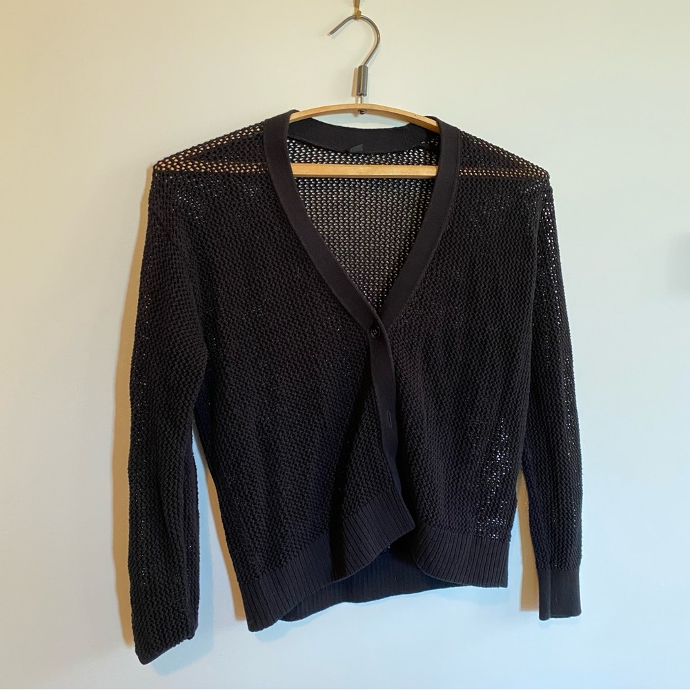 Uniqlo black cropped crochet cardigan